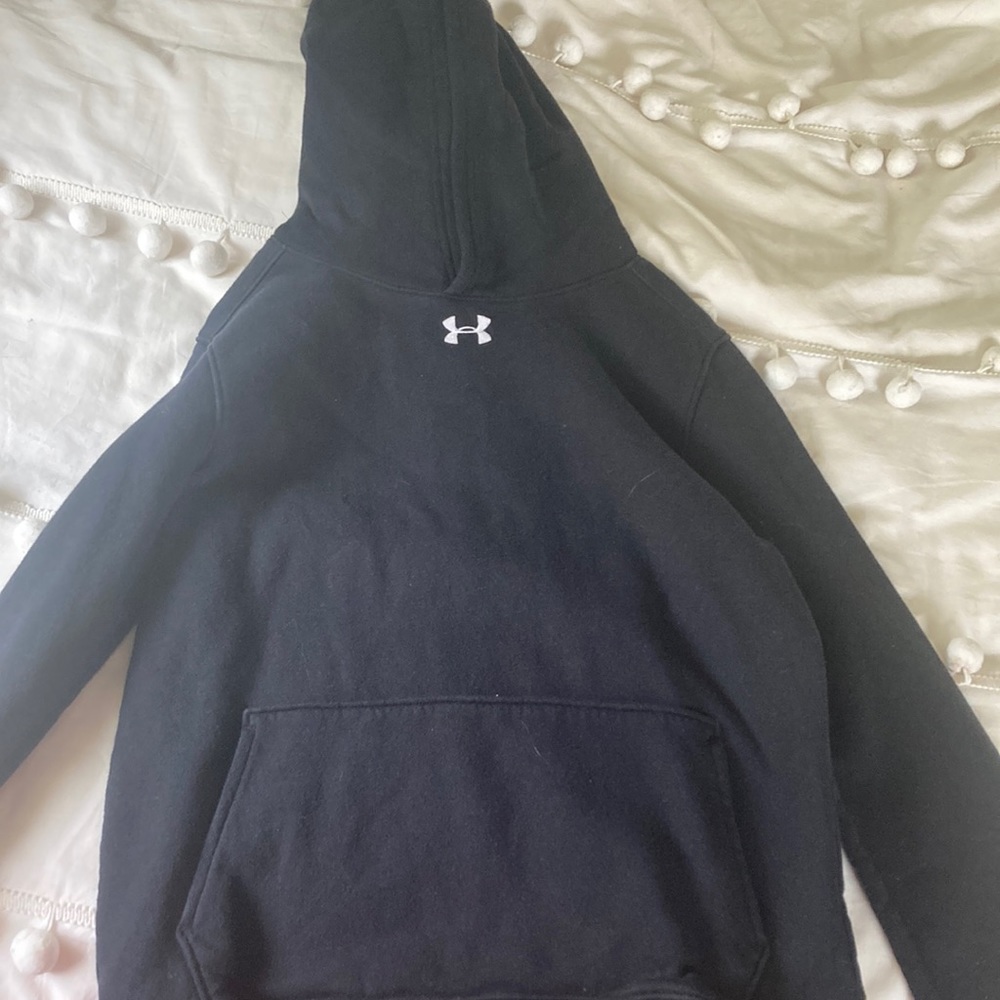 Black under armor sweatshirt